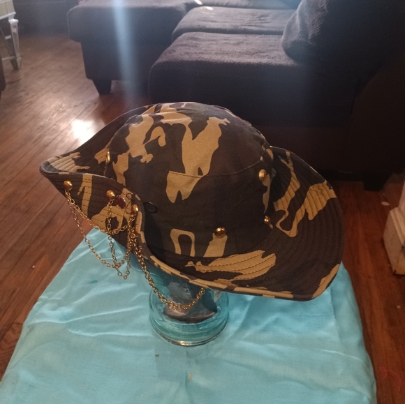 Custom - Picture 2 of 2